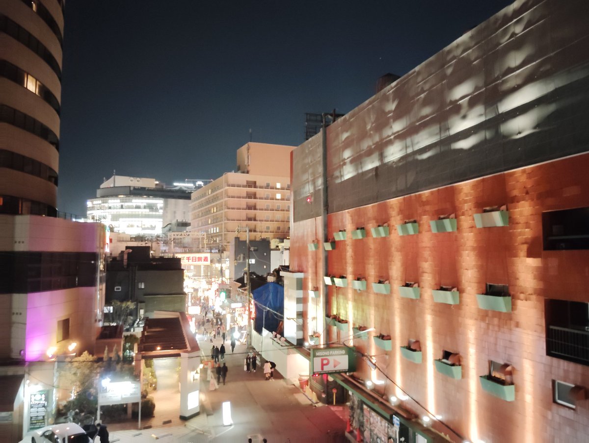derechoJP's tweet photo. お世話��なった味園の横で送水メンバーと過ごす夜もまた良し https://t.co/152OmtnAmP