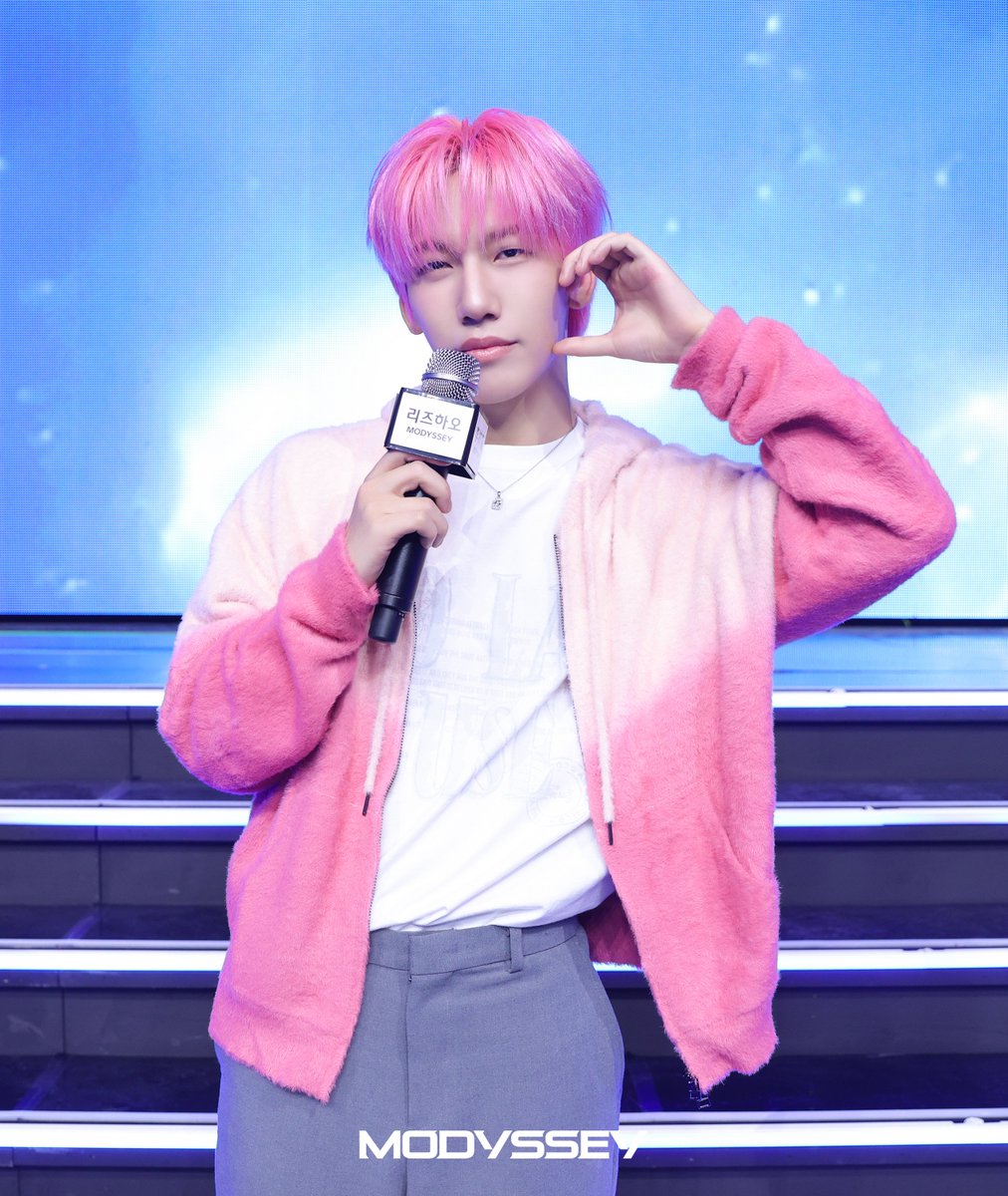 MODYSSEYWORLD's tweet image. 𝙈𝙊𝘿𝙔𝙎𝙎𝙀𝙔⊹ ࣪ ˖﹏𓊝

#MODYSSEY #모디세이
#쑨헝위 #판저이 #리즈하오 #자오광쉬
#SUNHENGYU #FANZHEYI #LIZIHAO #ZHAOGUANGXU