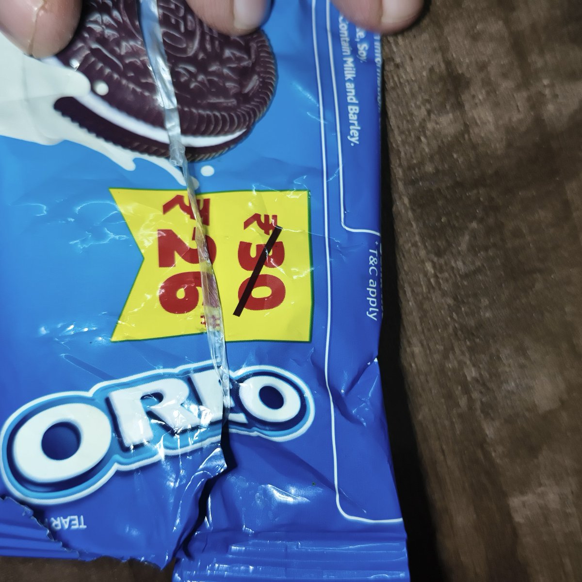 rohithaseja's tweet photo. What a way to increase the price of a product #oreo #cadbury https://t.co/B6kVkam4RE