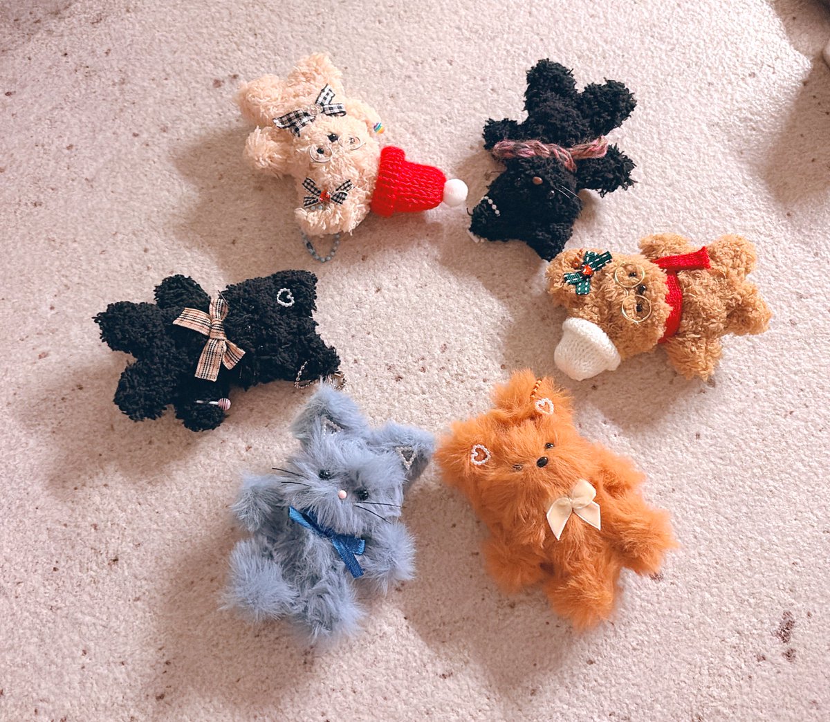 배 채우러 가기 전에 시간 남아서 공방에서 모루인형 만들기 체험하기! 
(중간과정은 생략 🤣)
선생님.. 전 분명 고양이를 만들었거든요…?!
이게 맞아요?! 
그래도 모아놓고 보니, 괜찮군!!! 
<a href="/CGV_taehyeong2/">고민보다CGV</a> <a href="/SJ_sprit/">Slow 워너즨🐹ᴱᶜʰᵒ</a> <a href="/only_7_withyou/">쀠봄</a> <a href="/J_CEO_0218/">(slow)정회장</a>