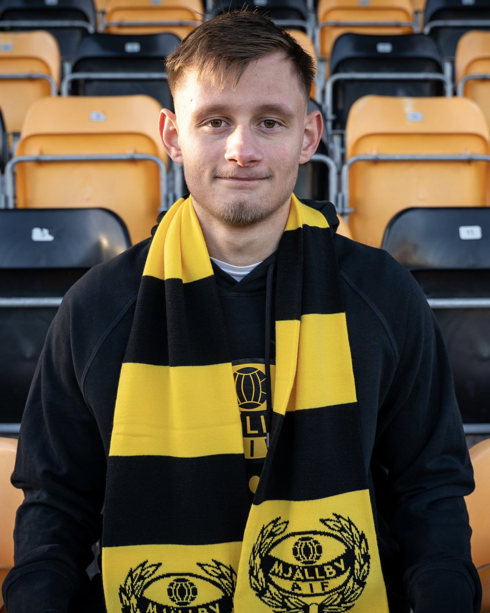 MjallbyAIFs's tweet photo. 🤝 | Mjällby AIF välkomnar vänsteryttern Áki Samuelsen till föreningen. Den 21-årige offensiva spelaren ansluter från norska Ranheim Fotball och har skrivit på ett avtal som sträcker sig till och med säsongen 2030.

Läs mer på https://t.co/LvjSUHawO8 🔗

#MjällbyAIF #MAIF https://t.co/Lvxss6eFRx