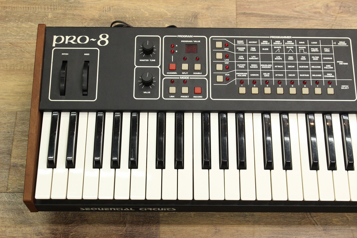 Sequential Circuits PRO-8 アナログシンセサイザー SEQUENTIAL CIRCUITS PRO-8が中古で入荷！ 後期シーケンシャル社の製品