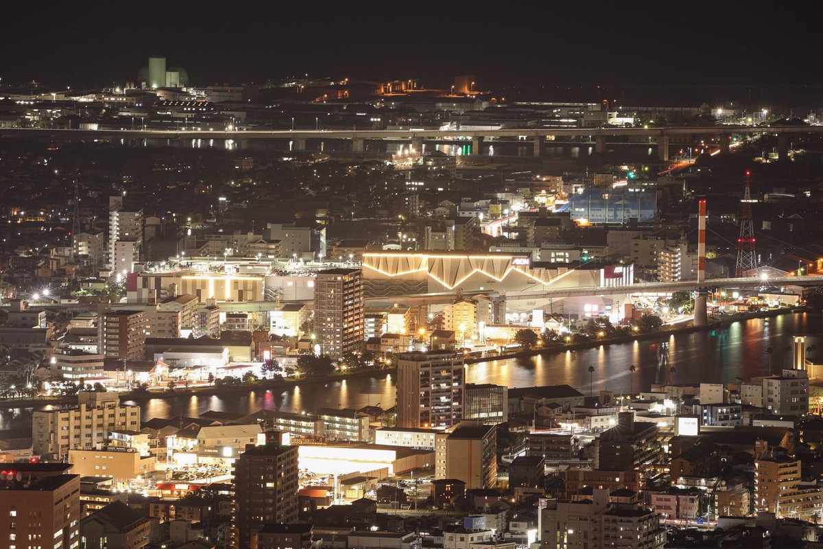 徳島の夜景
①JR徳島駅、アミコ
②新町橋
③徳島市役所、徳島中央警察署方面
④イオンモール徳島方面

#徳島 #眉山
#カメラ好きな人と繋がりたい