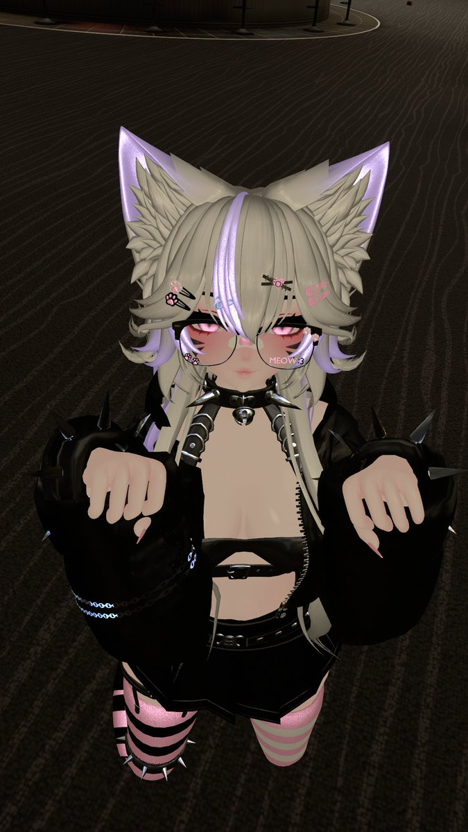 5queeker's tweet image. I haven't disappeared, just got trapped in the VR space