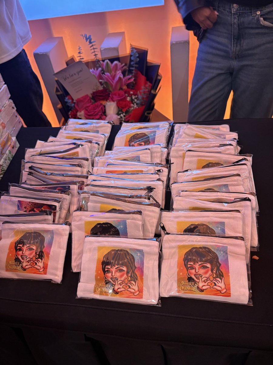 elainnehp's tweet image. VG Little Ponies Blockscreening at the moment, here at the Cinema 2 of the Block SM North Edsa! @vicegandako @teamvicePH 

#CallMeMother