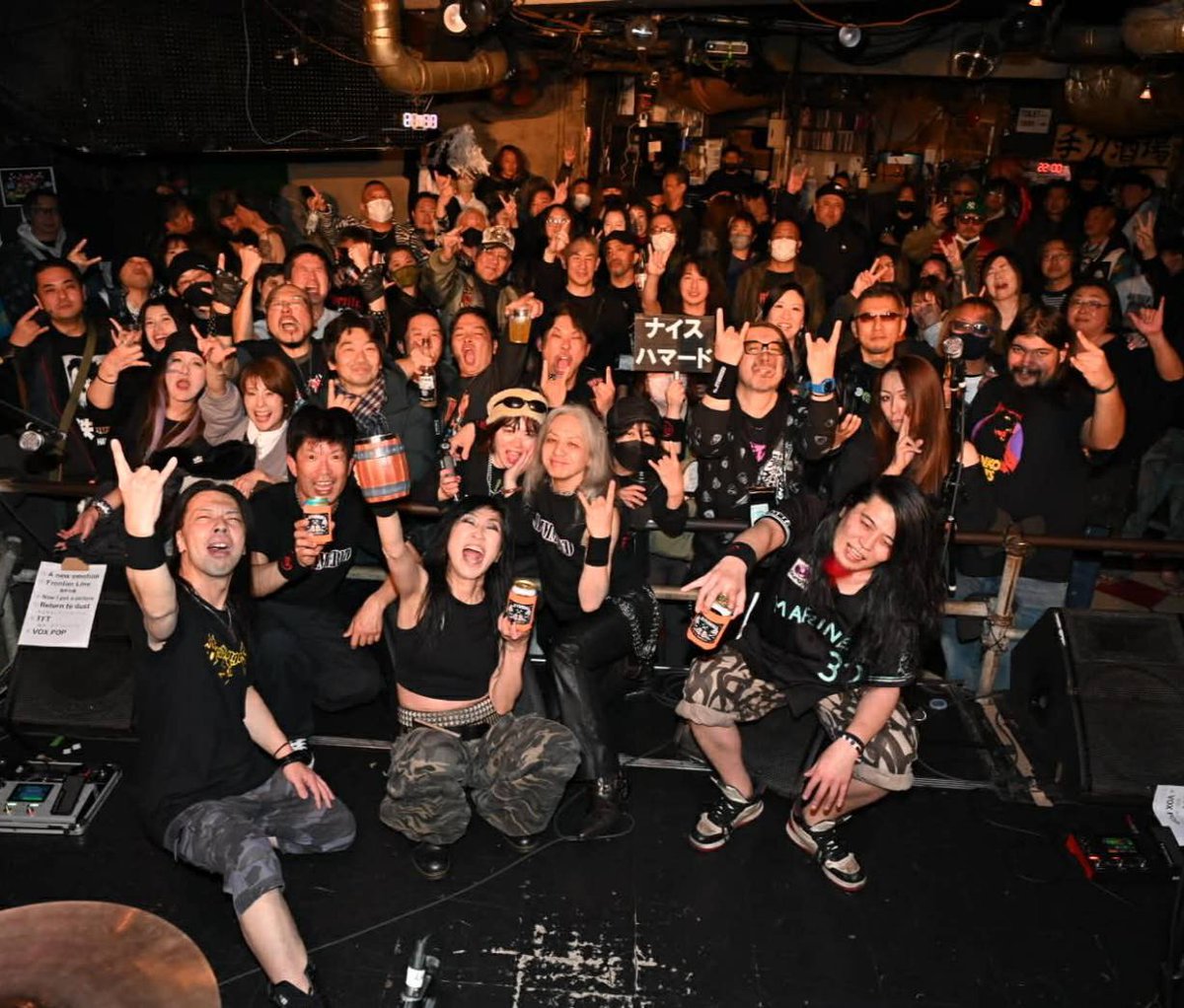the_hammered's tweet photo. 【満員御礼!】
昨夜(12/27)、池袋手刀でのthe HAMMERED企画『DRUNK DOMINATION Vol.2』沢山のお客様にご来場頂き、満員御礼となりました!
最高の景色をありがとうございました!
忙しい時期に足を運んでくださった皆様、
対バンの
#SHELLSHOCK
#KüüDéTää
#ZEROBIND
#CRUCIFIED
#sqiD
立案の段階から相談に載って頂き、事前準備、そして当日と大変お世話になった手刀の皆様!本当にありがとうございました。
心よりお礼申し上げます。