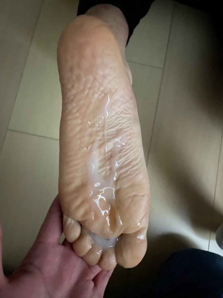 足裏に精子ぶっかけてもらった
量が多くてめちゃくちゃ興奮した