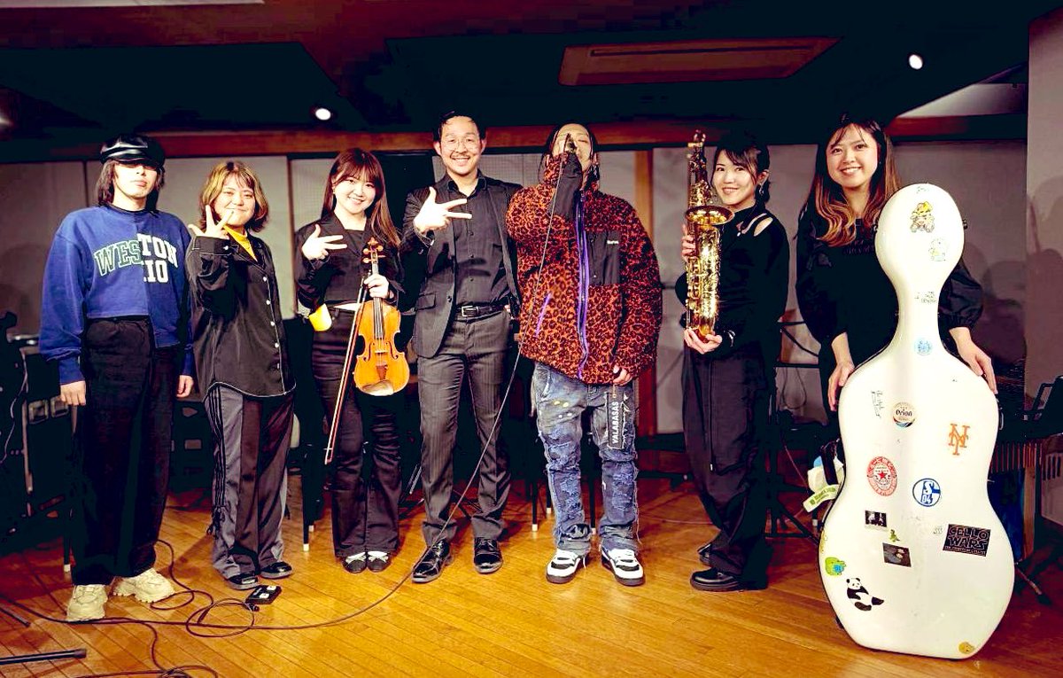 megtype's tweet image. 昨日は生演奏のMCバトルに参加させて頂きましたー🎤!!
即興のラップ、圧巻すぎて✨
ラッパーの皆さま最高です👏
音楽の可能性がまた広がった一日でした🤘