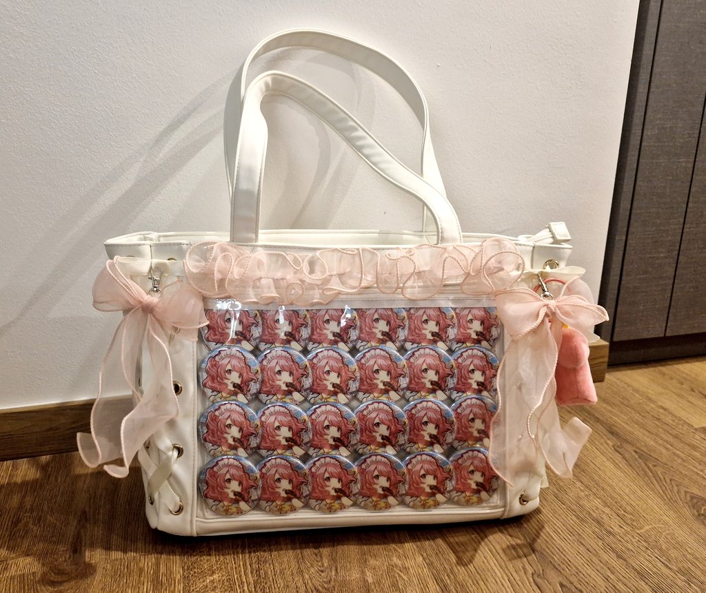 iEatMizuki's tweet photo. i do quite like itabags :-) https://t.co/JnpZxVGspU