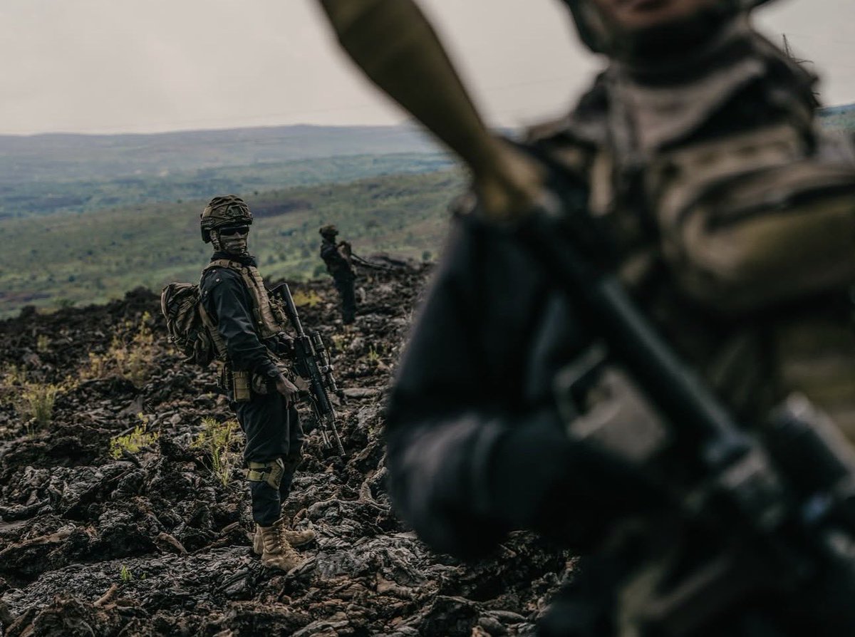 FARDC_Info's tweet photo. Les Forces Armées de la République Démocratique du Congo (FARDC) annoncent que Makobola 1, Makobola 2 ainsi que leurs environs ont été entièrement sécurisés.

Nos forces ont chassé la coalition terroriste AFC/M23 et les Forces de Défense Rwandaises (RDF), responsables de violations répétées de l’accord de cessez-le-feu.

Les FARDC demeurent pleinement engagées dans la défense de l’intégrité territoriale de la RDC et la protection de la population civile.

Victoire aux FARDC. 🇨🇩