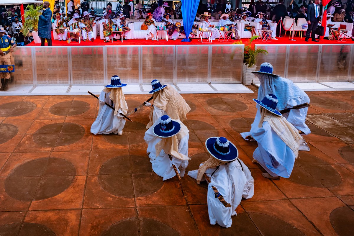 joduwole's tweet photo. Yesterday, the members of the Suenu Chieftaincy Family of Lagos were delighted to come together to celebrate the Eyo Festival in Isale-Eko - Eyo Iga Suenu. 

This celebration holds deep meaning, reminding us of our roots, heritage, lineage, and legacy.

I am grateful to His Royal Majesty, Oba Rilwanu Akiolu, the White Cap Chiefs, our traditional institutions, and the families and groups who continue to safeguard this cultural legacy. 

Festivals like this honour our past while guiding our future.

📸 @okeoluwasegunm 

#IsaleEko #Eyofestival #Eyo