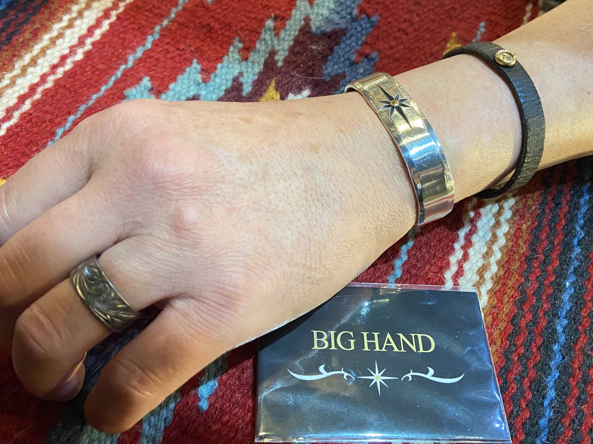 以前下見に来て気になっていた方✨念願のBIG HANDのサンバングルお迎え