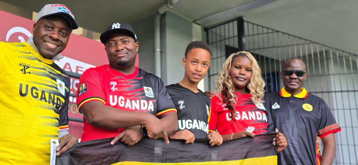 What a player <a href="/masindeonyango/">Dennis Onyango 🇺🇬</a>  is. I think we need to have an honest discussion about Ugandan football lacking a Culture of  how <a href="/UgandaCranes/">Uganda Cranes</a> players  communicate  on and off the field, intentions,strategy,innovation, new ideas and behavior at a tournament like AFCON to avoid