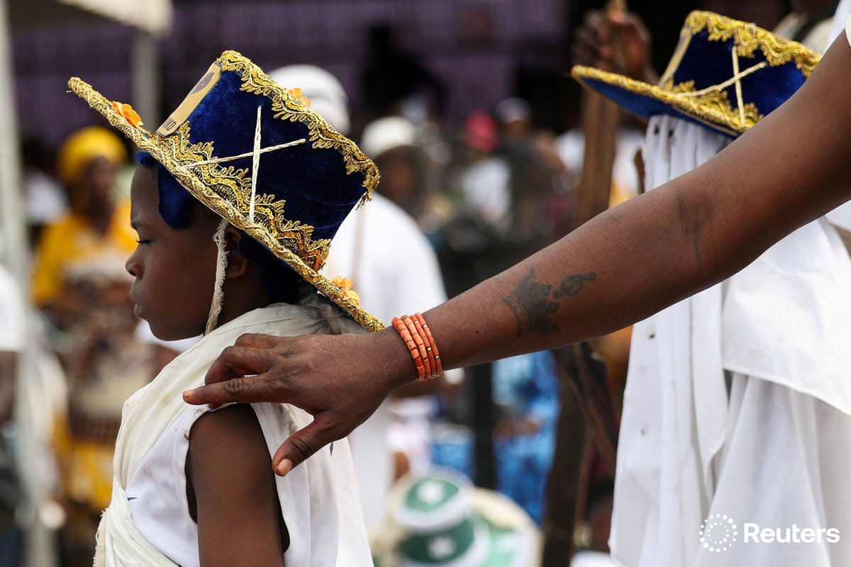 sodiqadelakun's tweet photo. Masquerades wearing traditional Eyo attire take part in the Eyo Festival, also known as the Adamu Orisa Play, in Lagos, Nigeria, December 27, 2025. REUTERS/Sodiq Adelakun #EyoFestival2025 #EyoFestival #Eyo2025 #Eyo #Lagos #Nigeria https://t.co/yLjaU4XtGr