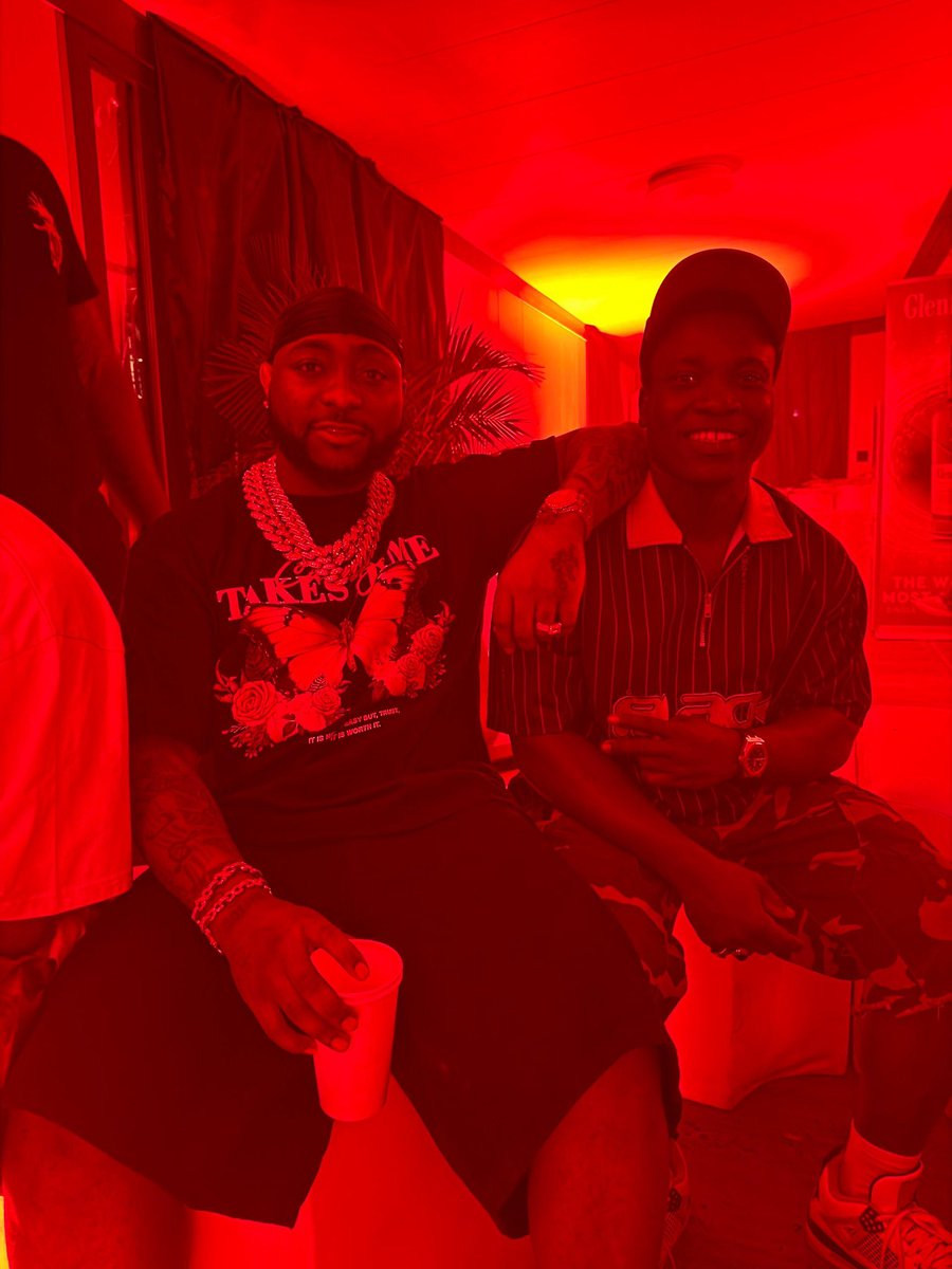 Who remembers the first frame? God bless Davido🐐❤️