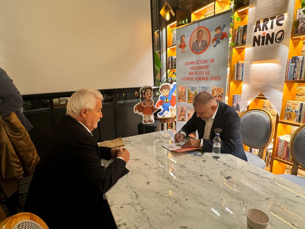 Bugün söyleşi ve imza günüme gelerek varlığıyla beni onurlandıran Sayın Valim ve İstanbul İl Emniyet  Müdürümüz, Değerli abim, Celalettin Cerrah’a gönülden teşekkür ediyorum.
Yıllar öyle çabuk gelip geçiyor ki, geriye unutulmaz bir mazi ve insanlık değerleri kalıyor.
#osmanöztürk