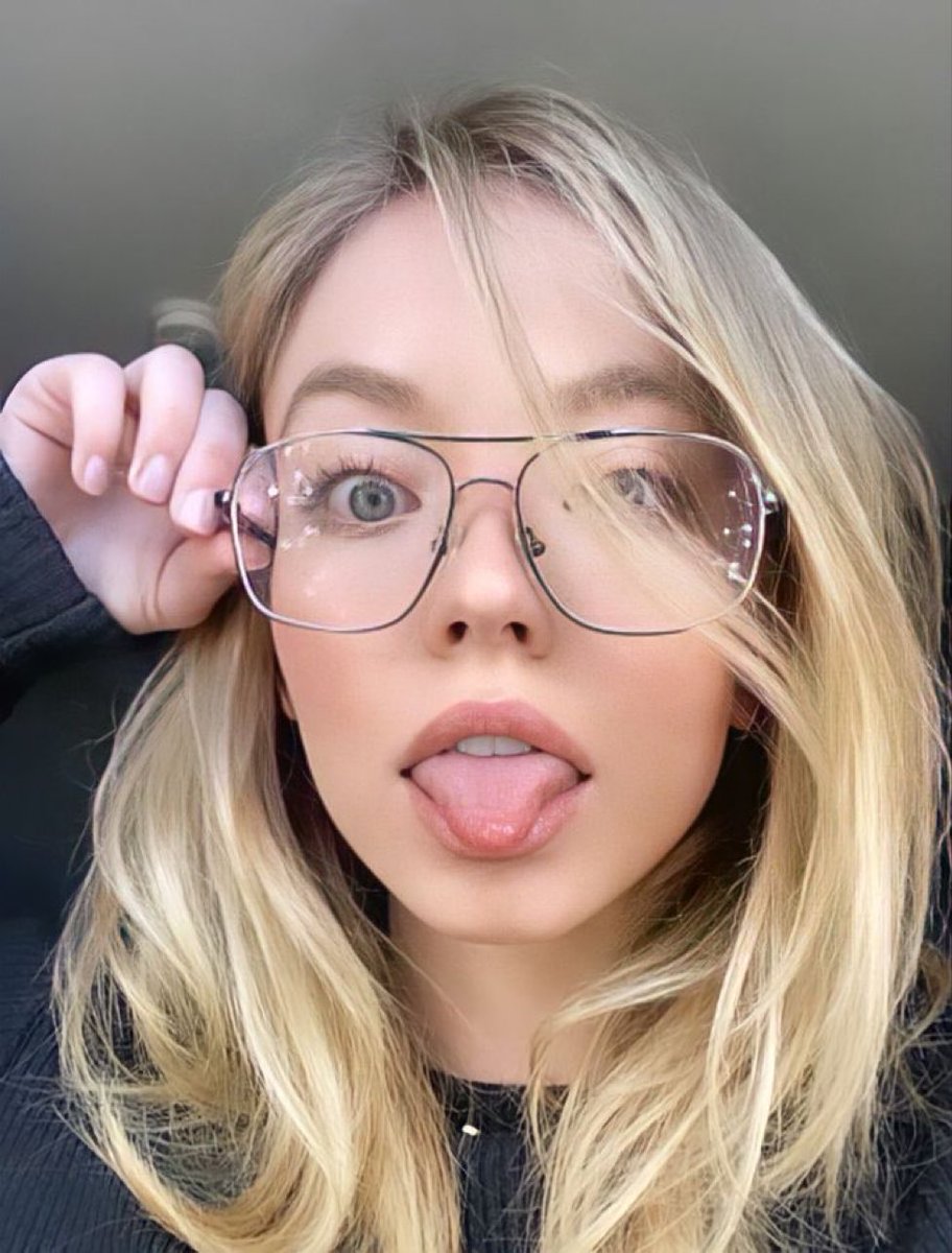 baeslinger_'s tweet photo. Me being silly. https://t.co/0ivOBxZ3t5