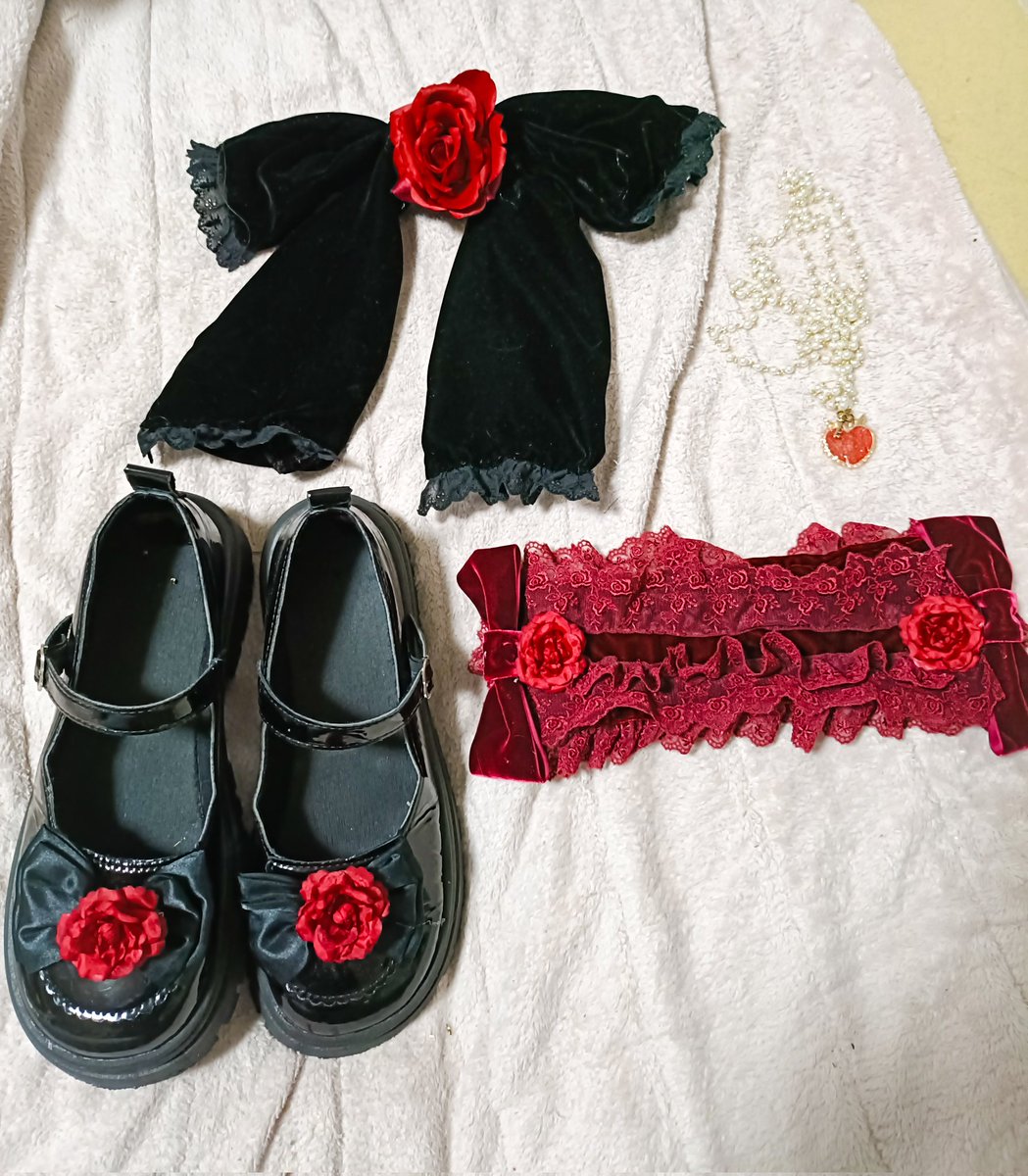 お一人お一人に合わせたアイテム製作致します お洋服に合わせて小物作った꒰ ᐢ｡o̶̶̷ ·̫ o̶̶̷｡ᐢ ꒱💕