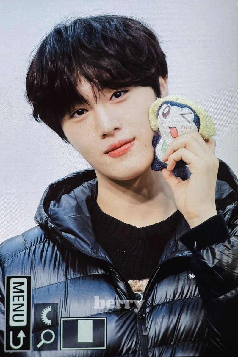 berrylikeu's tweet photo. 251228 #현석 #CIX #씨아이엑스 https://t.co/duWfnXcIf6