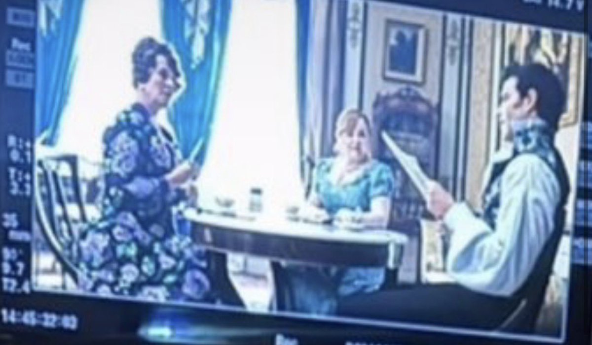 ladytraveler_'s tweet image. ‼️ ‼️ One of the most wanted moments in season 4!

Pen laughing, Colin reading (LW?) and Portia   porker face 

Btw Polin wearing the Carriage clothes so… it going to be after breakfast 😏😏😏 

Good morning horny little evils  #Polin