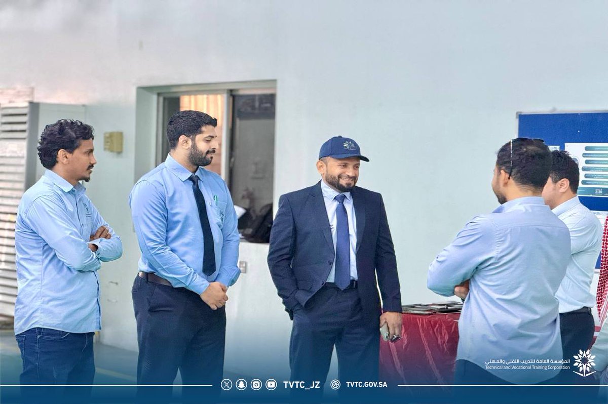 TVTC_JZ's tweet photo. معهد العمارة و التشييد الثانوي بجازان|

📸|تغطية

بدء الاختبارات النهائية النظرية للفصل التدريبي الأول لعام 1447هـ مع تمنياتنا لأبنائنا المتدربين التوفيق و النجاح .

#التدريب_التقني_بجازان
#التدريب_التقني https://t.co/sCWfNNWcoh