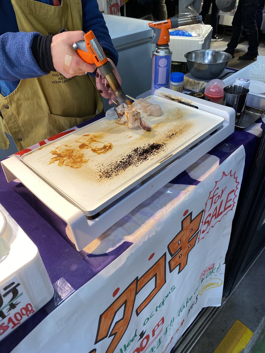 boc_5_23's tweet photo. 人生初の築地市場
めちゃめちゃ食べ歩いて今からホテルへ。 https://t.co/CwRvUKLuRz