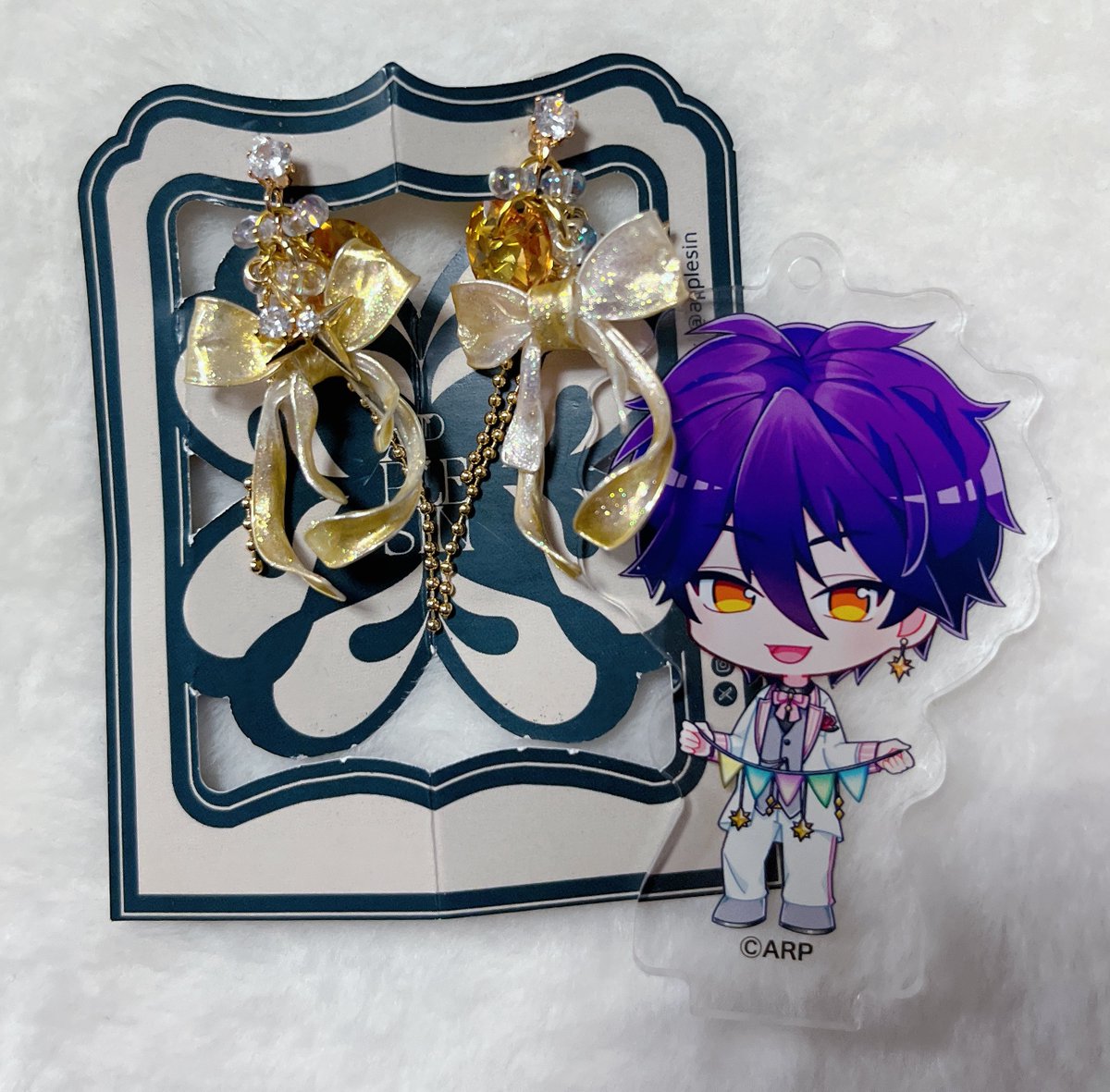 มีตออฟไลน์ เราพ้อมแน้วที่จะ 🙂‍↕️

ให้ร้านเปลี่ยนเป็นแบบหนีบแทนค่ะ รูตันไปแร้ว 🥹

#applesin_review