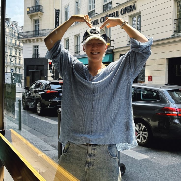 renaudangkeju's tweet photo. Iyo’s daily: Jemput abang sekolah

Hari ini kebetulan dadda nggak bisa jemput abang sekolah nih, jadi giliran babba deh yang jemput. Kira-kira ada bedanya tidak ya?

—a SoonHoon two tweets AU

Crumbs from Map Leads to You https://t.co/kNrLuQssNZ