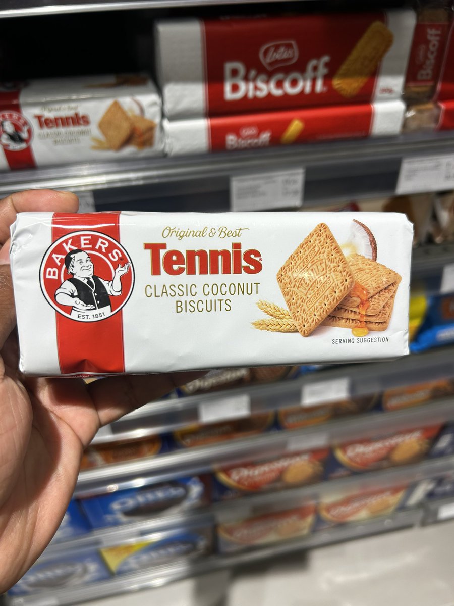 LishleM's tweet image. Oh yes lama tennis Awu R120 😂