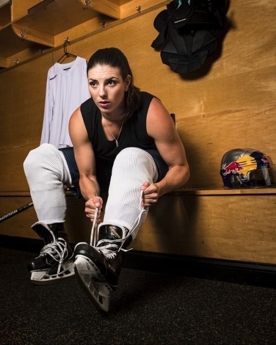 oliviapwhl's tweet image. well let me introduce you to the PWHL !