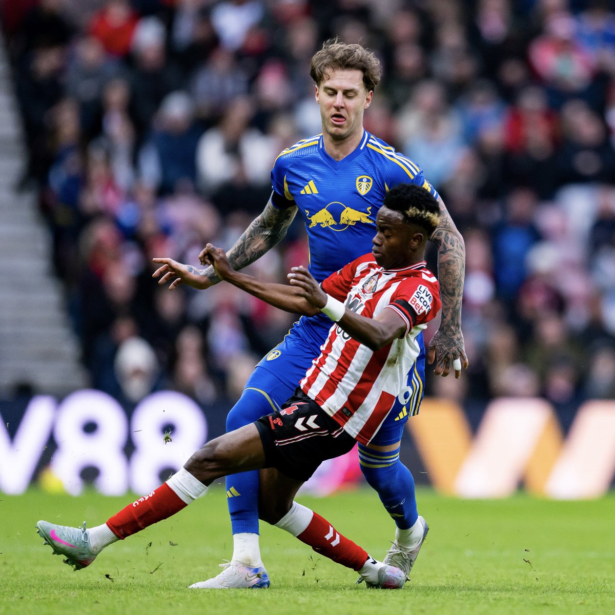 Leeds United tweet media