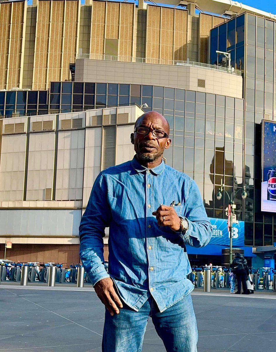 iamdchozenone's tweet photo. 💪💪💪

I stand with Don Pedro Obaseki. 
The battle line has just been drawn! 

If you are not condemning this act, you an a beast and a barbarian. https://t.co/ZccfEnqJpf