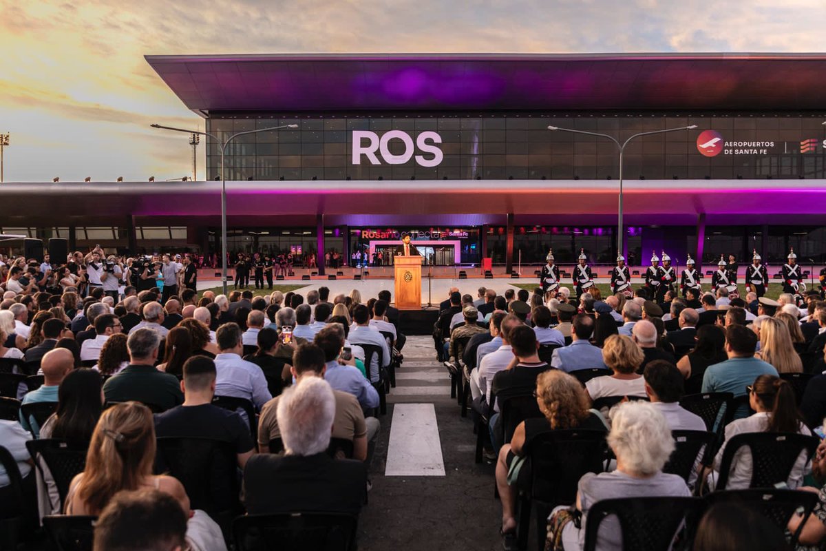 "Aquí hay obra pública sin corrupción, cuando no se roba la plata alcanza. Hoy nos convertimos en la capital del interior de la Argentina"

Maxi Pullaro en la inauguración del renovado Aeropuerto "Malvinas Argentinas" de Rosario