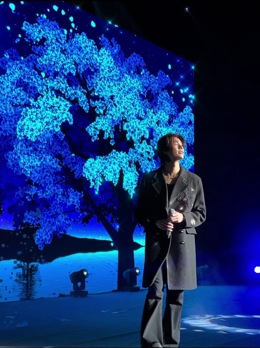 moonsmate's tweet image. jadi keinget dia nyanyi goodmood — grown up🥹🥺