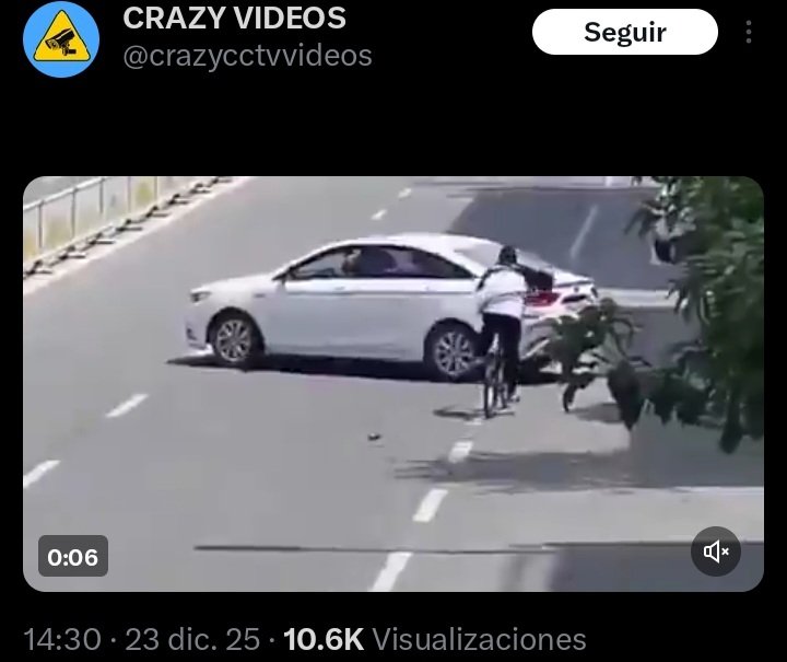 AgostinoPy80's tweet photo. PUBLICAN VIDEO DE RIESGO COMO ENTRETENIMIENTO PARA ATRAER SEGUIDORES, CONVIRTIENDO CUENTA EN ESPACIO DE MARKETING: Cierran paso a ciclista aparentemente buscando conseguir un video en que se accidenta: 
https://t.co/zcXwTfX204 https://t.co/wVFgt9J6ba