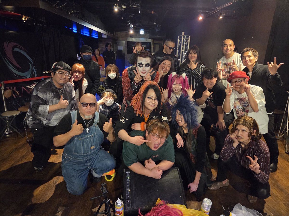 Variety_yamaha's tweet photo. みなさんのおかげで楽しい1年のしめくくりとなりました。いつまでもロックバンドは楽しい。今年もありがとうございました！！ https://t.co/KRvCB17mEO