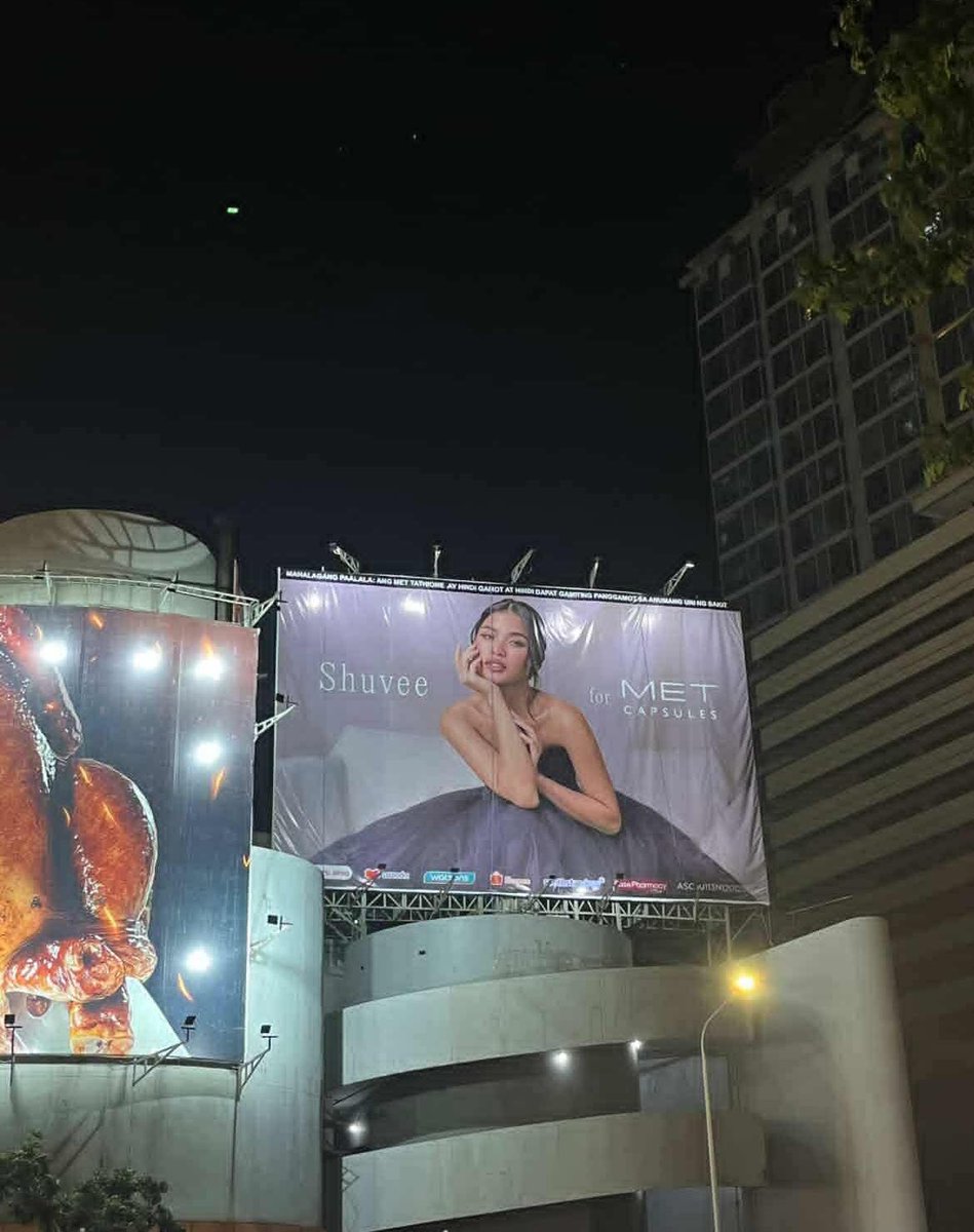 PangkatShuveeWW's tweet image. Shuvee’s MET billboard is now up at Fuente, Cebu. Her 2nd official MET billboard! 🩵

We’re incredibly proud of you, Shuvee. ✨

#ShuveeEtrata | Shuvee Etrata