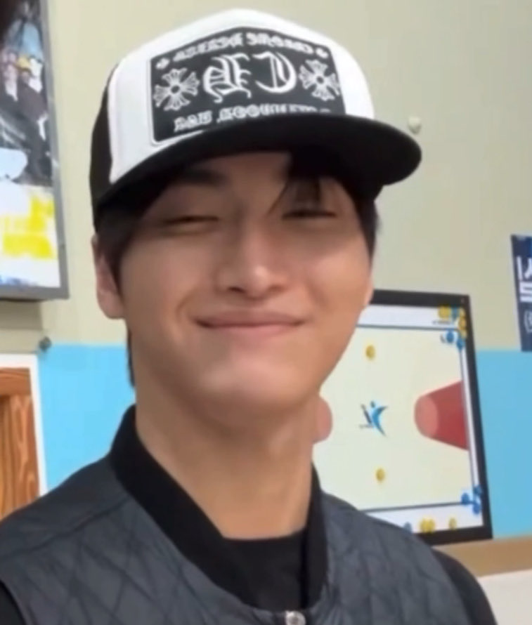 randomr22's tweet image. 