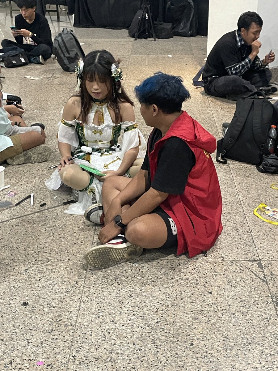 thingshappend__'s tweet image. Tua masih aja cheki anjg