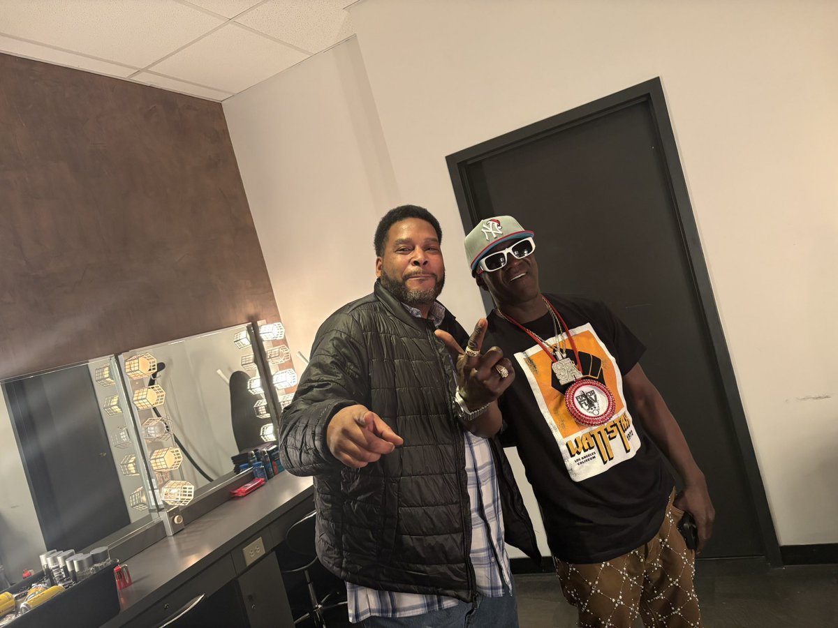 thacomputa's tweet image. The one and only original Flavor Flav! @flavorflav #publicenemy