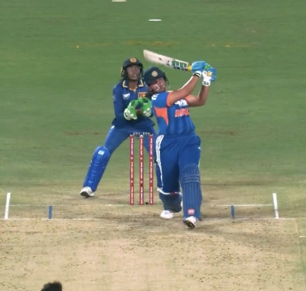 Female Cricket tweet media