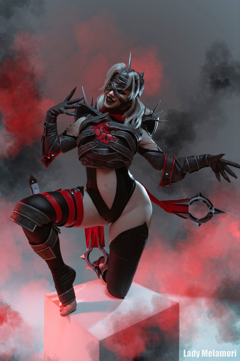 Melamoricosplay's tweet image. Same cosplayer