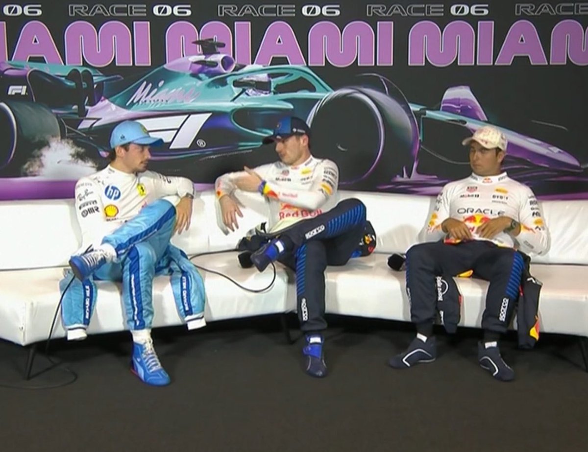 leclercsletters's tweet image. me after choosing seat 3