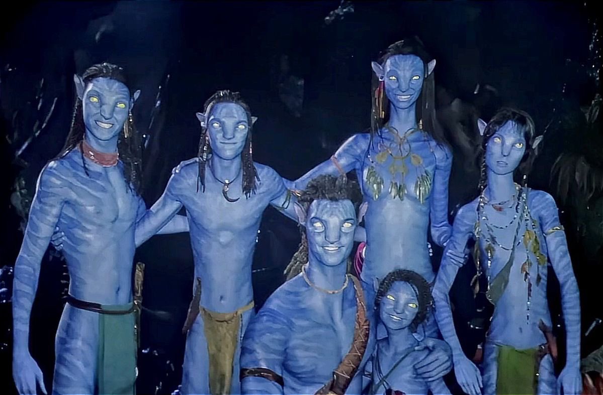 JJmaenongjake's tweet image. กำลังคิดว่าเจคมันจะกลับมาดูรูปที่ถ่ายครอบครัวซัลลีอยู่ตลอดไหมเวลาคิดถึงน้องเน เพราะนี่เป็นแค่สิ่งเดียวที่มันเหลืออยู่แบบอยู่พร้อมหน้าพร้อมตากันอ่ะ แบบต่อให้ไปเชื่อมจิตกับเอวาแต่ทุกคนก็ไม่ได้ไปเชื่อมพร้อมกันตลอด ถึงแม้เวลาไปเชื่อมจะได้เจอลูกอีกครั้งก็ตาม…