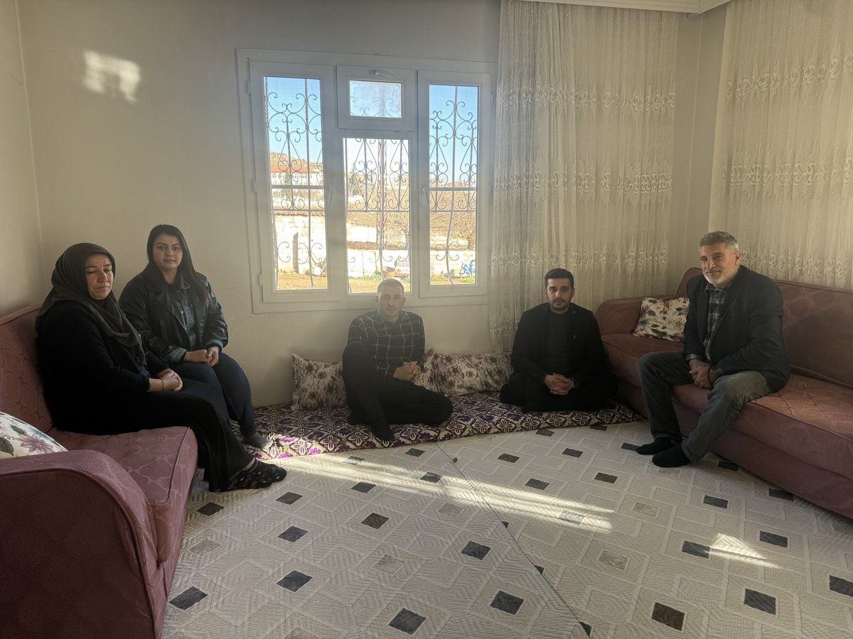 İlçe Gençlik Kolları Seçim İşleri başkanımız Eşref Demir’in Babasının geçirmiş olduğu rahatsızlıktan dolayı Kadın Kolları Başkanımız Tuğba Azar ile birlikte geçmiş olsun ziyaretin de bulunduk.
<a href="/fmfedaioglu/">Fatih Muhaddis FEDAİOĞLU</a> 
<a href="/avmustafadurmus/">Av. Mustafa Durmuş</a>