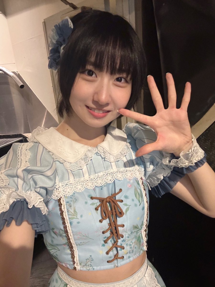 【かすみ草とステラ】一期生 人気のワインレッド衣装セット　比賀、小柴、吉川 比賀 ハル｛ かすみ草とステラ ｝ (@Kastella_haru) / Posts / X