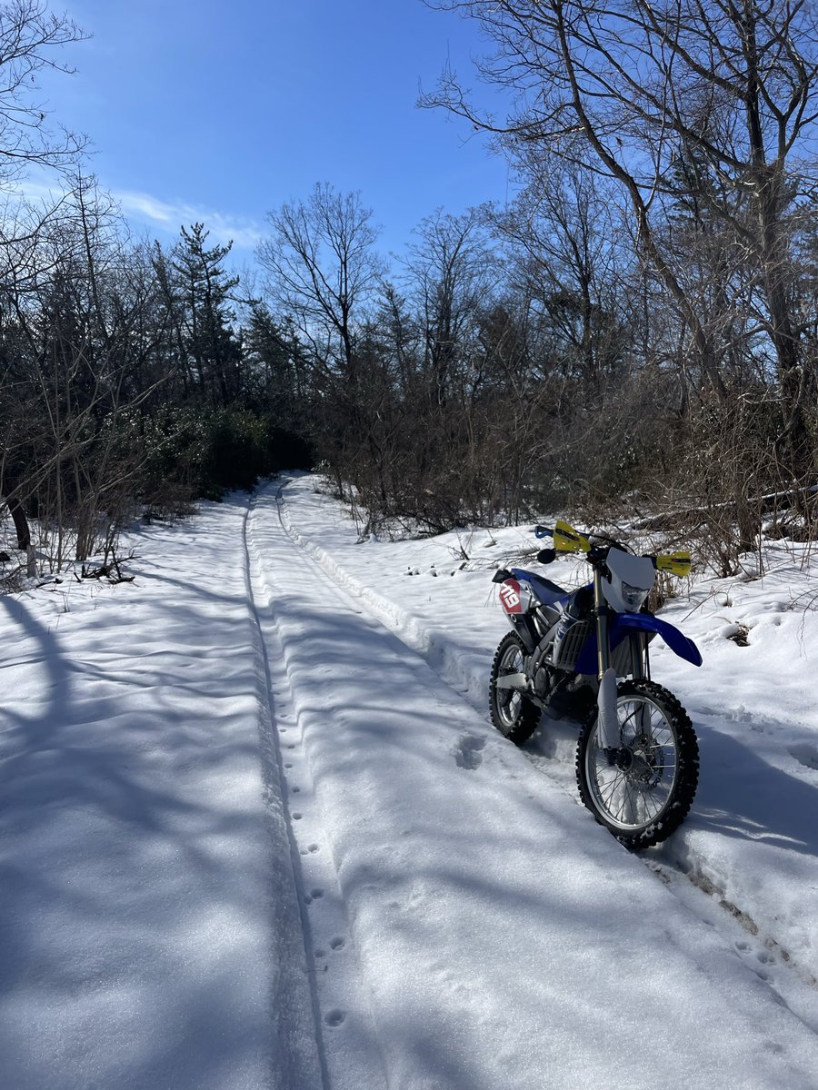 kom_yohei's tweet photo. 冬の晴れ間
少し春を感じる瞬間
地元里山を散策♪

山形県　鳥海山
 #ツーリングマップル2026読者投稿 https://t.co/juLQOlgEDu