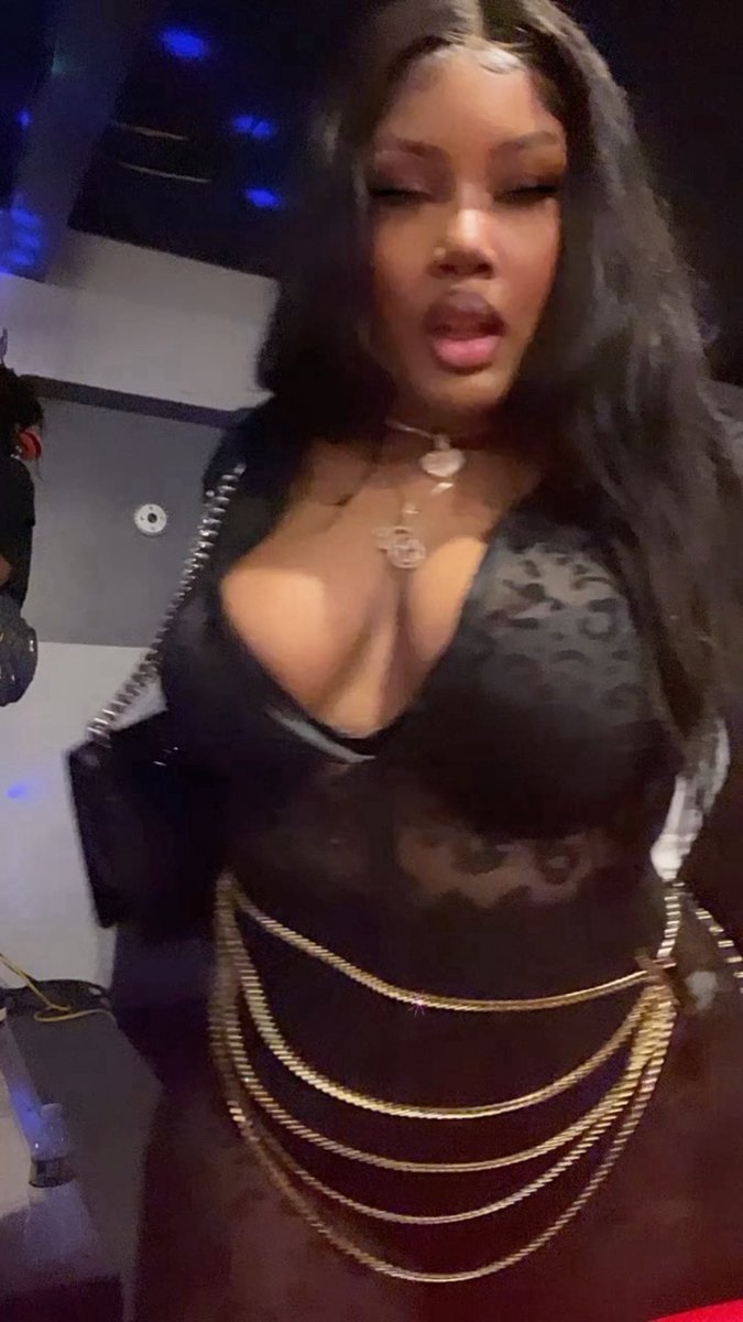 PunkyTheSinger's tweet image. Last Sunday of the year…How we feeling today Punkins?