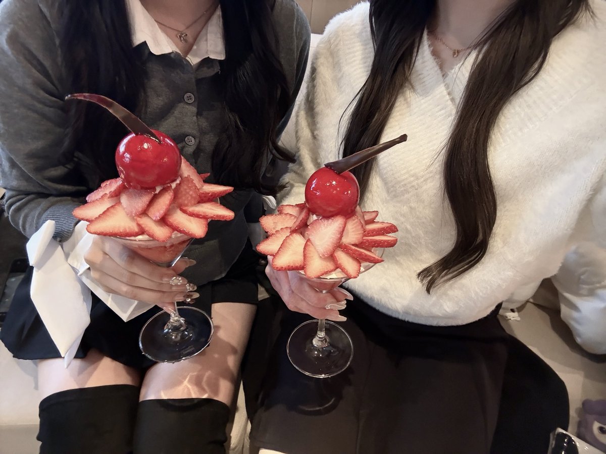 𝓗𝓪𝓹𝓹𝔂 𝓢𝓪𝓷𝓪 𝓓𝓪𝔂 𓂃⟡.·

       𝓐𝓛𝓣💌💜

#사탕처럼_달콤한_사땅의날
#사나와함께한11번째겨울
#11thARCHIVEwithSANA