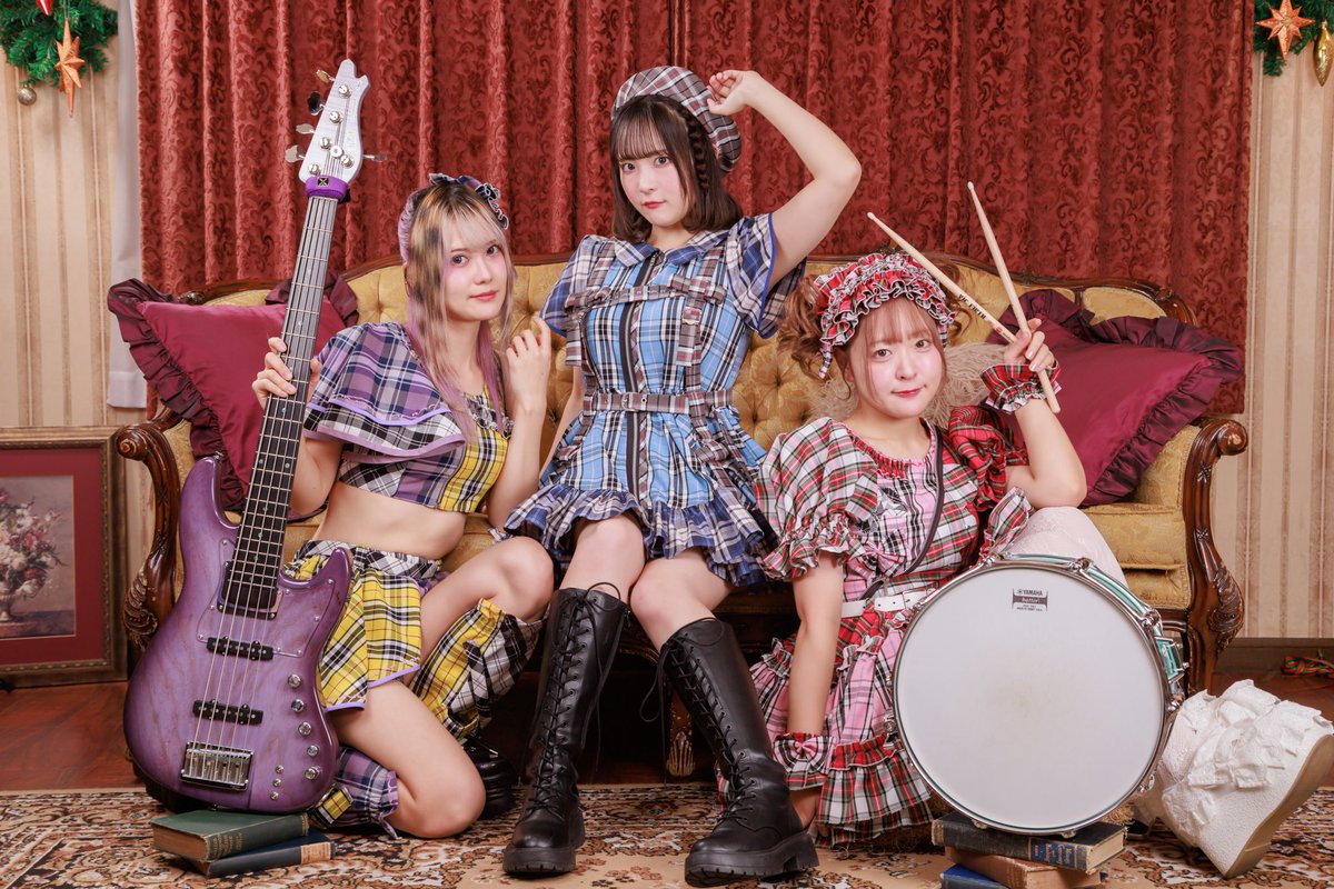 💜🩵🩷新アー写公開💜🩵🩷 ／ この衣装で来年からも全世界にハッピーを